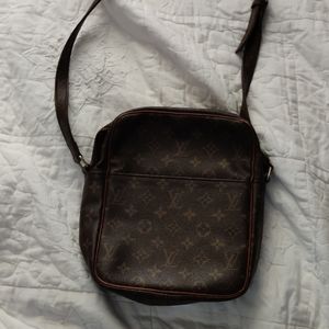 Faux Louis Vuitton shoulder bag